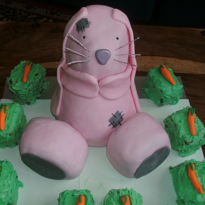 Little Bunny And Carrots