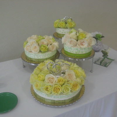 Wedding Cake With Fresh Green Roses