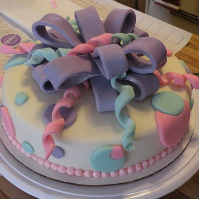 Circles And Bows Cake!