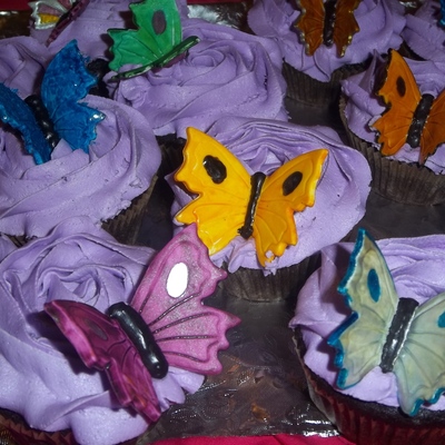 Butterflies And Roses Cupcakes