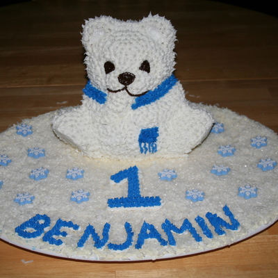 Winter One-Derland Polar Bear Cake