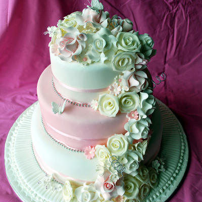 Pink Roses Wedding Cake