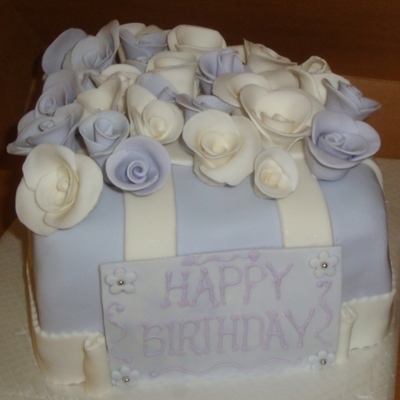 Dozen Roses Birthday/mothers Day Cake