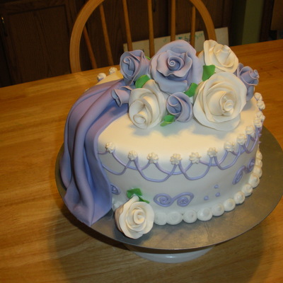Gumpaste Rose Purple And White Cake