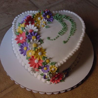 Mame's Heart Daisy Cake