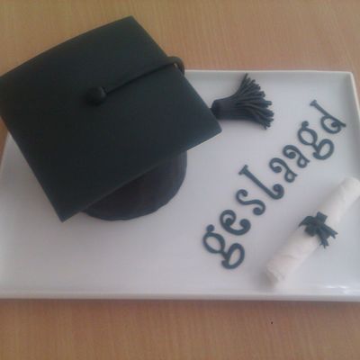 Graduation Cake Cb