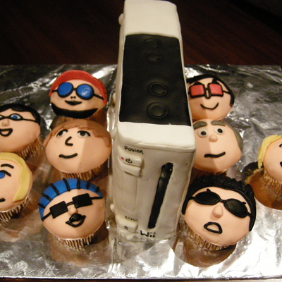 Wii Cake With Mii Cupcakes