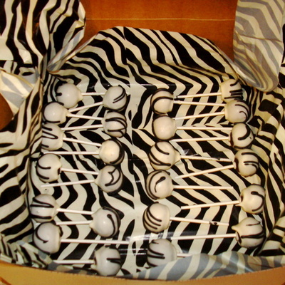 Red Velvet Cake Pops!