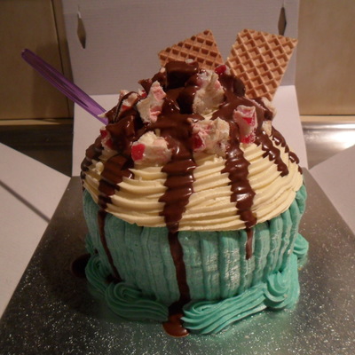 Sundae, Giant Cupcake