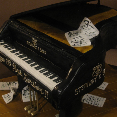 Grand Piano Bithday Cake