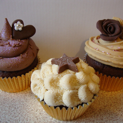 Chocolate Cupcakes With Caramel Frosting