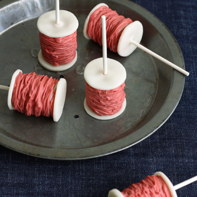 Spools-Of-Thread Cake Pops!