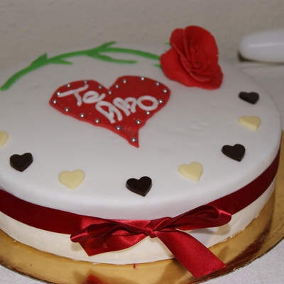 My Daughters First Fondant Cake