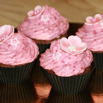 Floral Rasberry And Chocolate Cupcakes