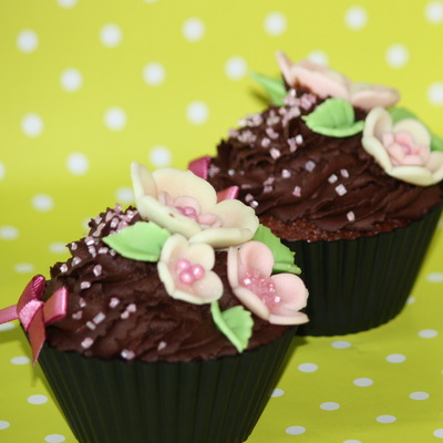 Floral Chocolate Cupcakes
