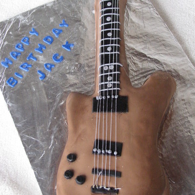 "left Handed" Guitar Cake