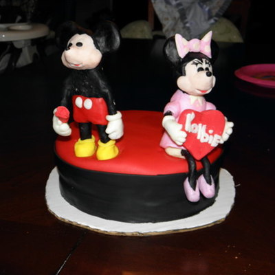 Mickey And Minnie Valentine's Cake