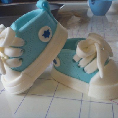 Fondant Baby Converse Booties