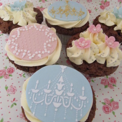 Cupcakes With A Swirl And A Flower