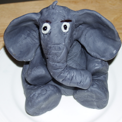 Elephant Made Out Of Fondant Pic 1