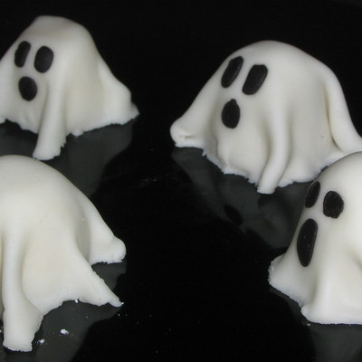 Ghost Toppers
