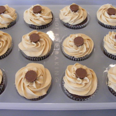 Chocolate Peanut Butter Cupcake With Peanut Butter Buttercream Frosting