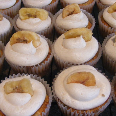 Banana Cupcakes With Honey Cinnamon Buttercream