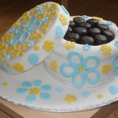 Mothers Day Cake Box With Dark Chocolate Truffles