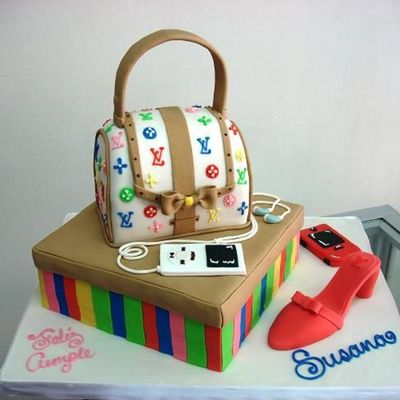 Bag-Mobile-Ipod-Shoe Cake For Quinceanera.