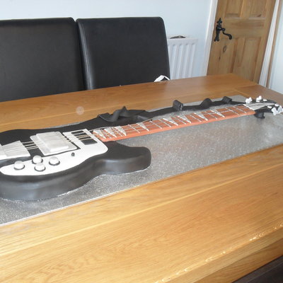 Guitar Cake