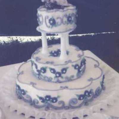 My First Cake For An Outdoor Wedding