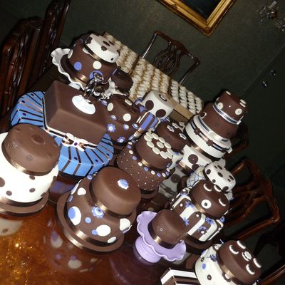 Table Cakes/cupcakes For My Wedding!