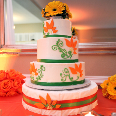 Cake And Stand To Match