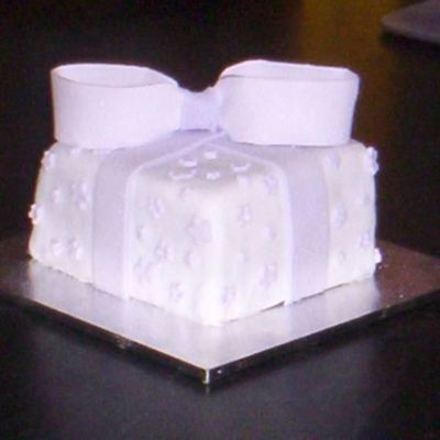 Mini Gift Cake
