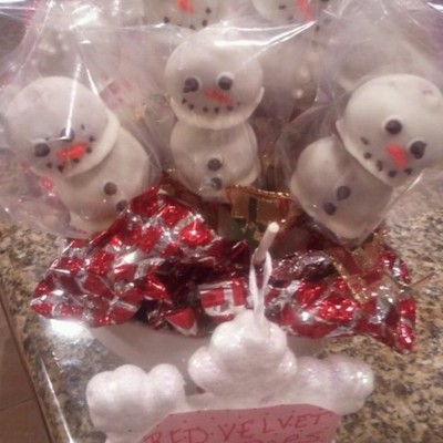 Snowman Cake Pops