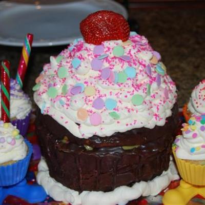 Polka Dot And Cupcakes Birthday