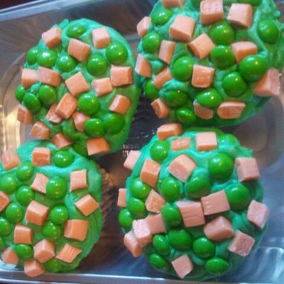 Peas And Carrots Cupcakes