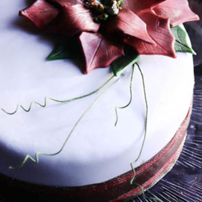 Poinsettia Cake