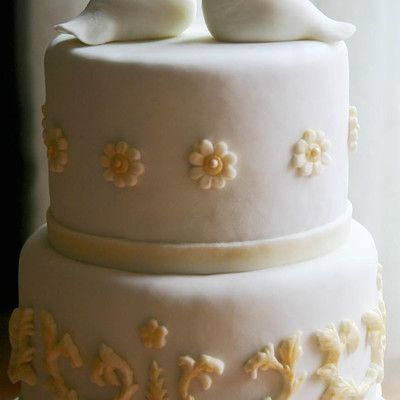 White And Gold Wedding Cake