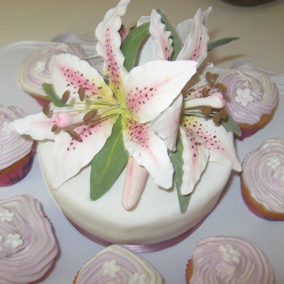 Stargazer Lily Birthday Cake