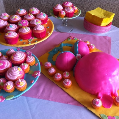 Pregnant Belly With Cupcakes