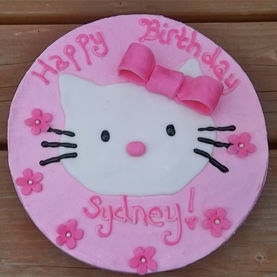 Hello Kitty Cake