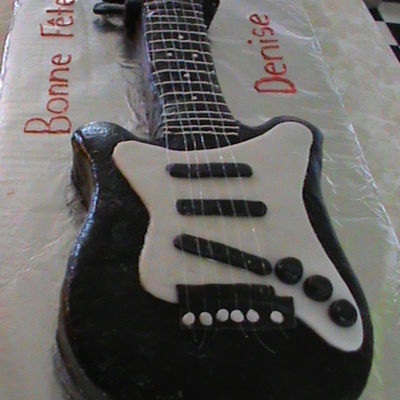 Guitar Cake