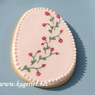 Cookie With Painted Roses.