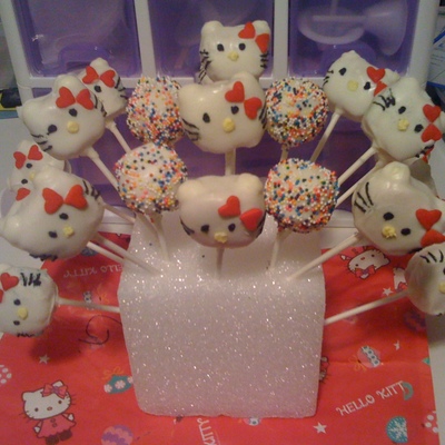 Hello Kitty Cake Pops