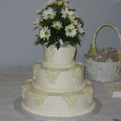 Daisy Theme Wedding Cake