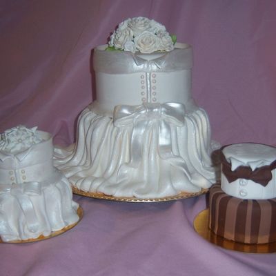 Mini Cakes And Larger Cake