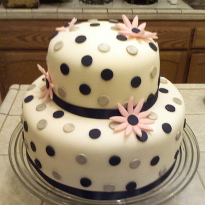 Polka Dot Daisy Cake