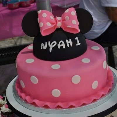 Minnie Mouse Cake
