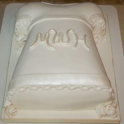 Madeleine's Christening Cake